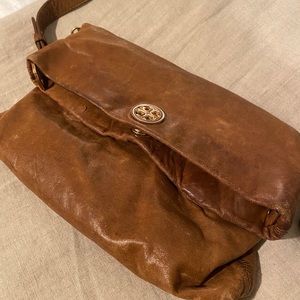 Tory Burch Dena Messenger Crossbody Leather Clutch